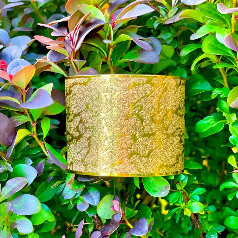 Like NEW! Francesca Visconti Textured gold-toned cuff bracelet